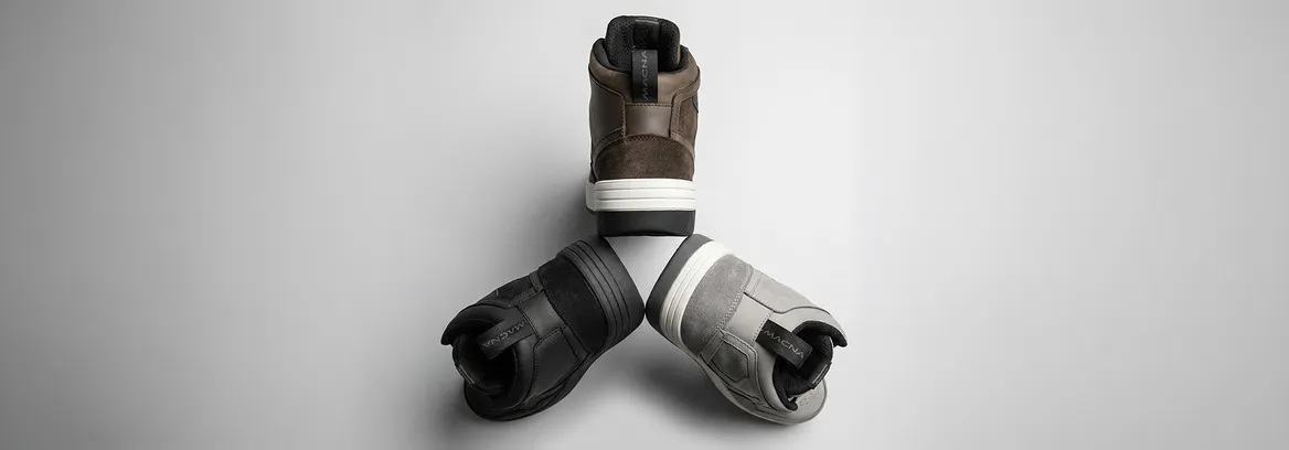 Sneakersy